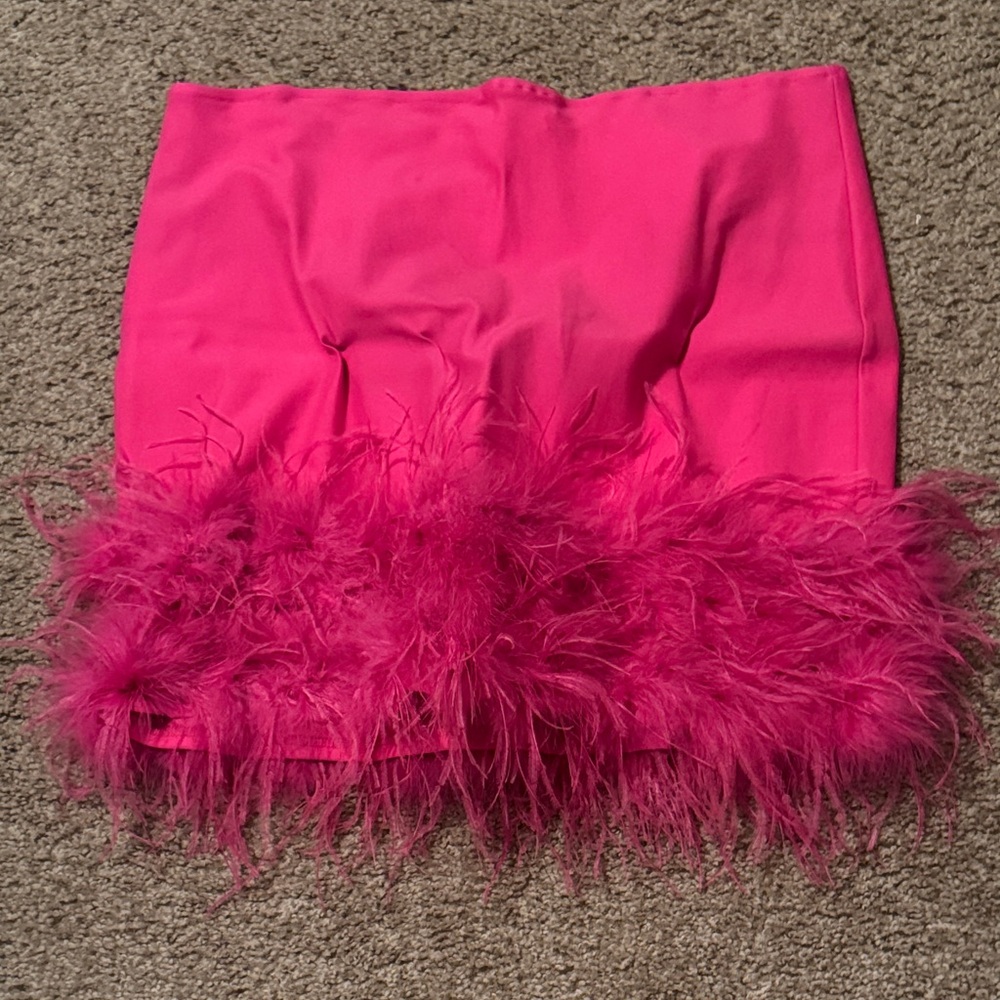 Hot Pink Feather Trim Mini Skirt – Size 2X (Fashion Nova)